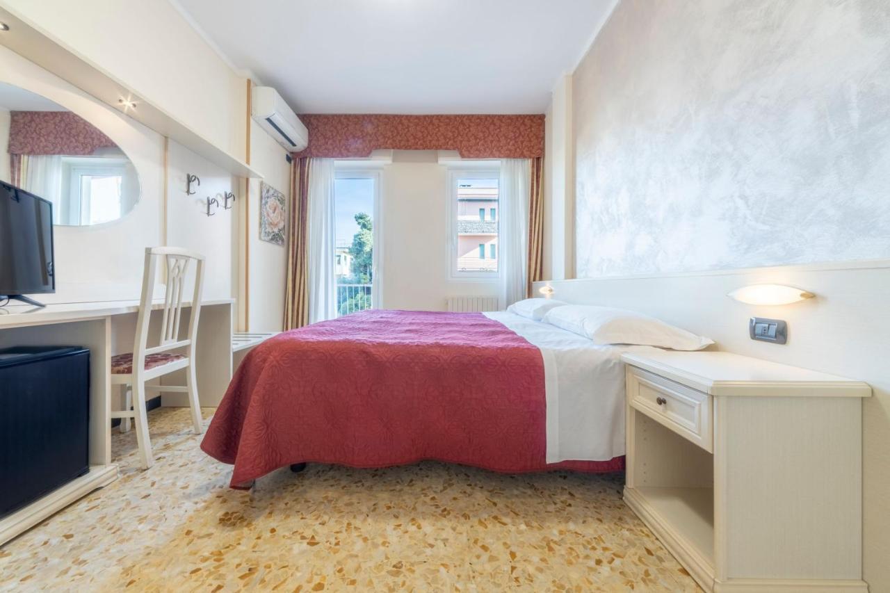 Gold Hotel Bordighera Extérieur photo