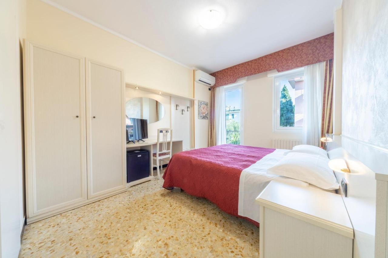 Gold Hotel Bordighera Extérieur photo