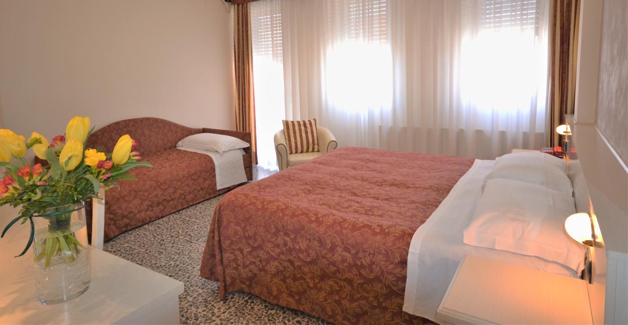 Gold Hotel Bordighera Extérieur photo
